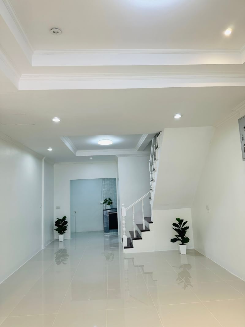 หมู่บ้านฉัตรณรงค์3 ซอยเปียร์นนท์ ลำลูกกาคลองสาม ทำเลดีมากใกล้รถไฟฟ้าคูคต มีระเบียง รีโนใหม่ทั้งหลัง - รูปที่ 13