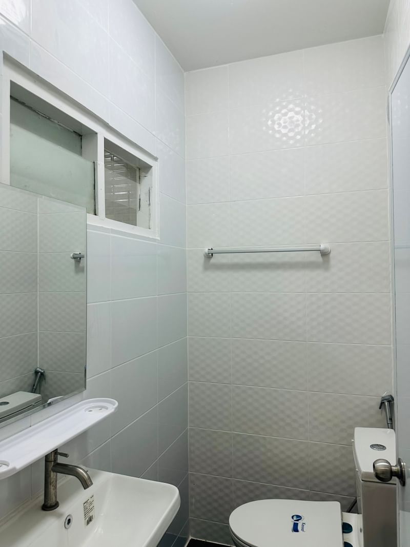 หมู่บ้านฉัตรณรงค์3 ซอยเปียร์นนท์ ลำลูกกาคลองสาม ทำเลดีมากใกล้รถไฟฟ้าคูคต มีระเบียง รีโนใหม่ทั้งหลัง - รูปที่ 15