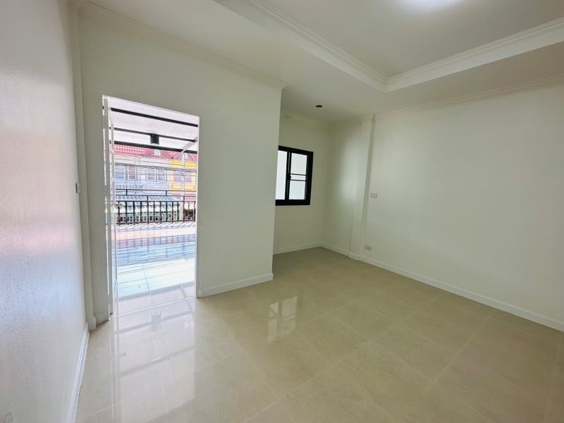 หมู่บ้านฉัตรณรงค์3 ซอยเปียร์นนท์ ลำลูกกาคลองสาม ทำเลดีมากใกล้รถไฟฟ้าคูคต มีระเบียง รีโนใหม่ทั้งหลัง - รูปที่ 17