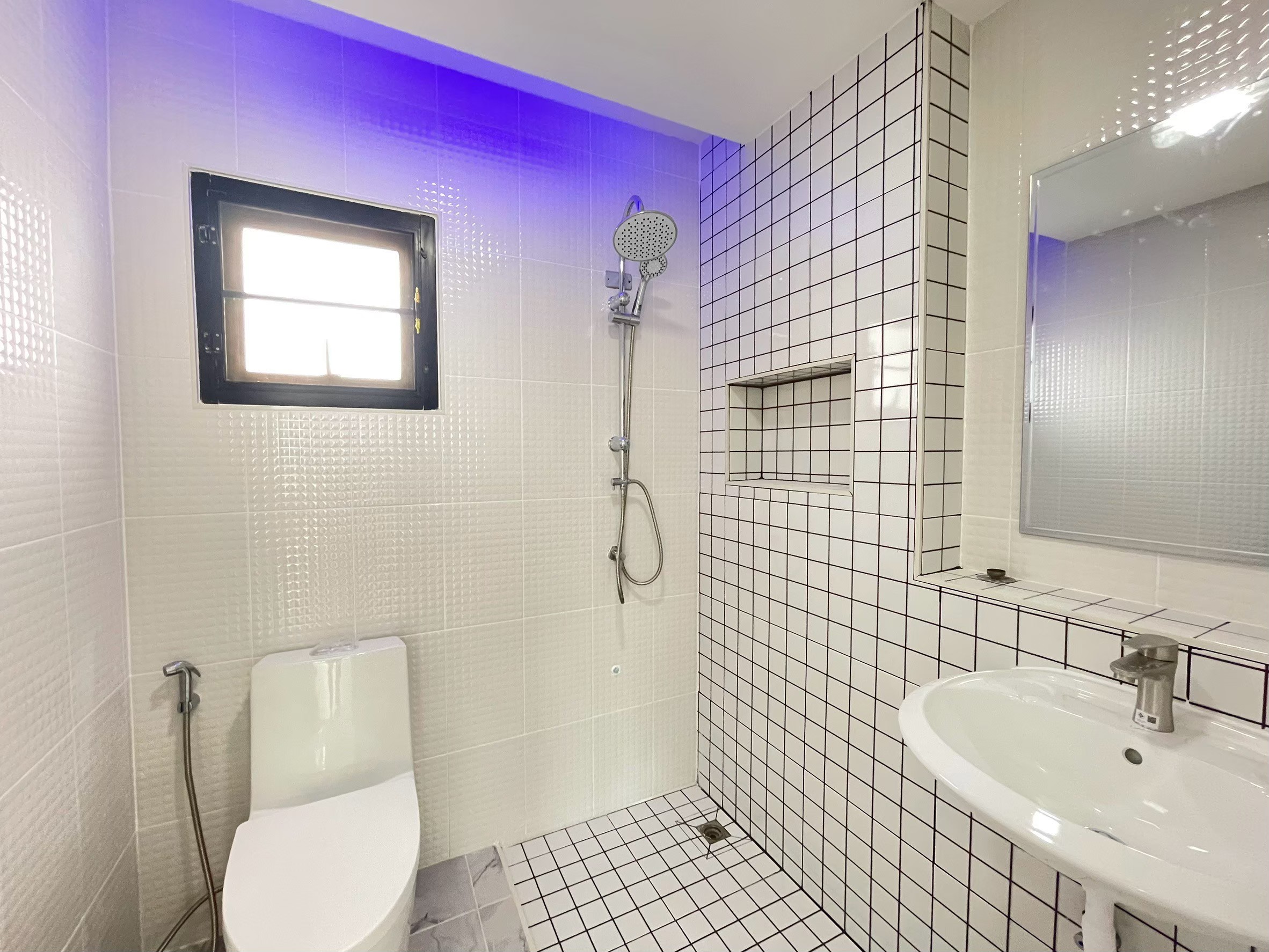 บ้านเดี่ยว 2 ชั้น 4 ห้องนอน 3 ห้องน้ำ พร้อมเข้าอยู่ หมู่บ้านบ้านฟ้ากรีนพาร์ค รังสิต - คลอง 3  - รูปที่ 2