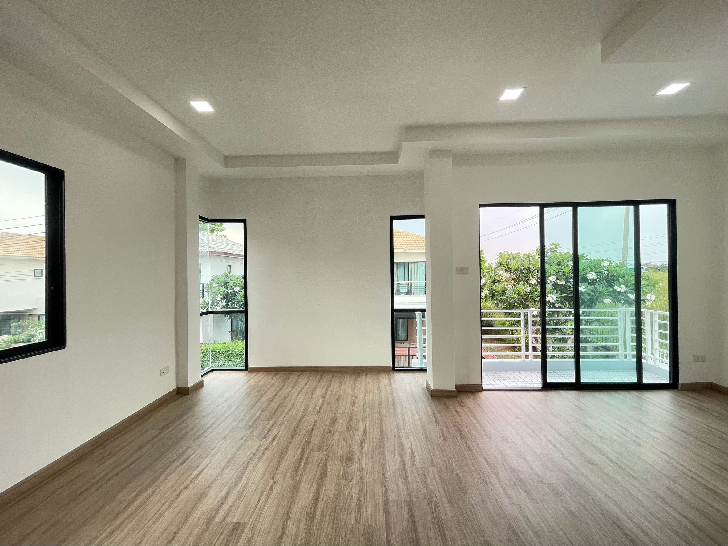 บ้านเดี่ยว 2 ชั้น 4 ห้องนอน 3 ห้องน้ำ พร้อมเข้าอยู่ หมู่บ้านบ้านฟ้ากรีนพาร์ค รังสิต - คลอง 3  - รูปที่ 13