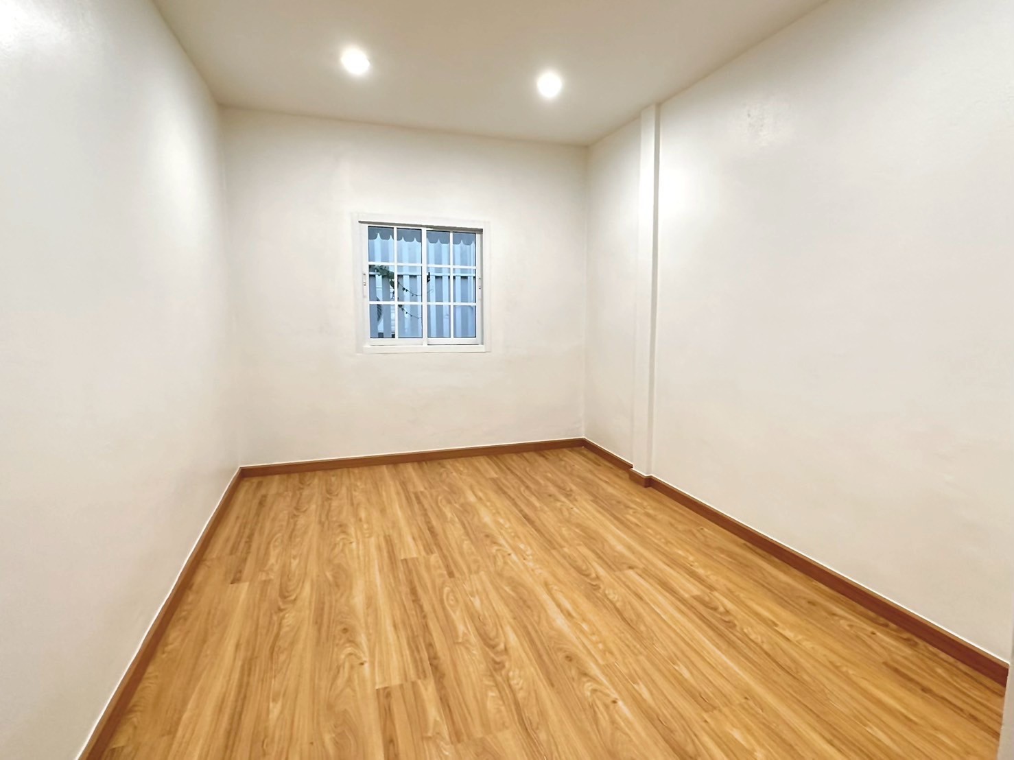 ทาวน์เฮ้าส์ 2 ชั้นแถมเฟอร์ฯ พร้อมเข้าอยู่ ตกใหม่ ทำเลดี ใกล้รถไฟฟ้าสายสีเขียว #หมู่บ้านอัมรินทร์นิเวศน์3 ผัง 3 อยู่ถนนเมน ซ.สายไหม20 ติดถนนสายไหมเข้าซอยเพียง200เมตร - รูปที่ 9