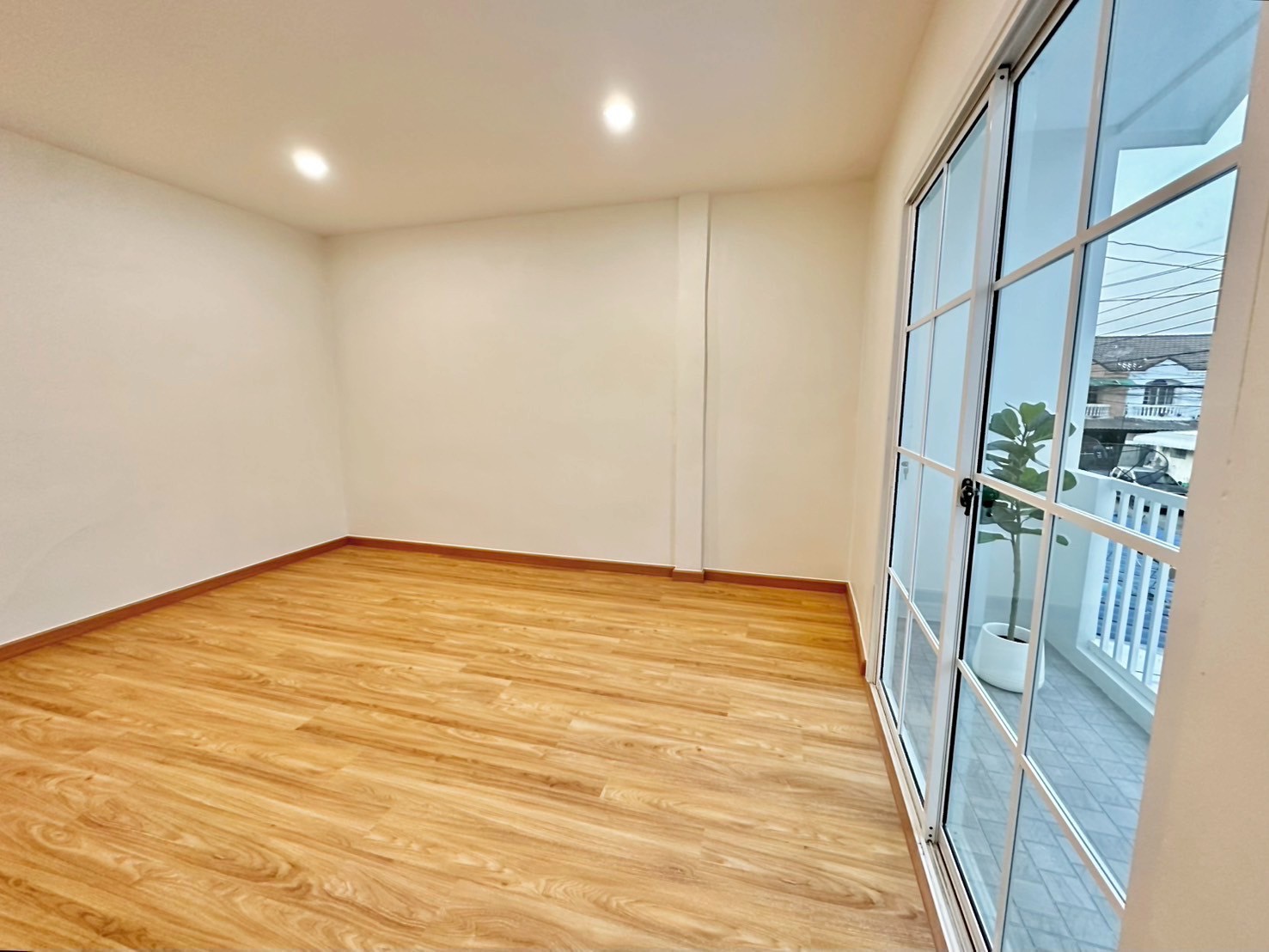 ทาวน์เฮ้าส์ 2 ชั้นแถมเฟอร์ฯ พร้อมเข้าอยู่ ตกใหม่ ทำเลดี ใกล้รถไฟฟ้าสายสีเขียว #หมู่บ้านอัมรินทร์นิเวศน์3 ผัง 3 อยู่ถนนเมน ซ.สายไหม20 ติดถนนสายไหมเข้าซอยเพียง200เมตร - รูปที่ 10