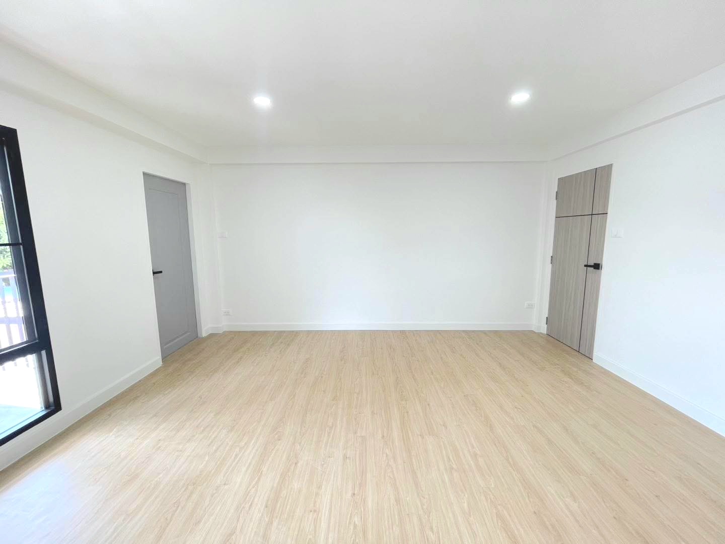 ทาวน์โฮม 3 ชั้น เล่นระดับ ใกล้สถานีรถไฟฟ้าสถานีสามัคคี  จอดรถได้ 2 คัน ตกแต่งใหม่พร้อมเข้าอยู่  - รูปที่ 5