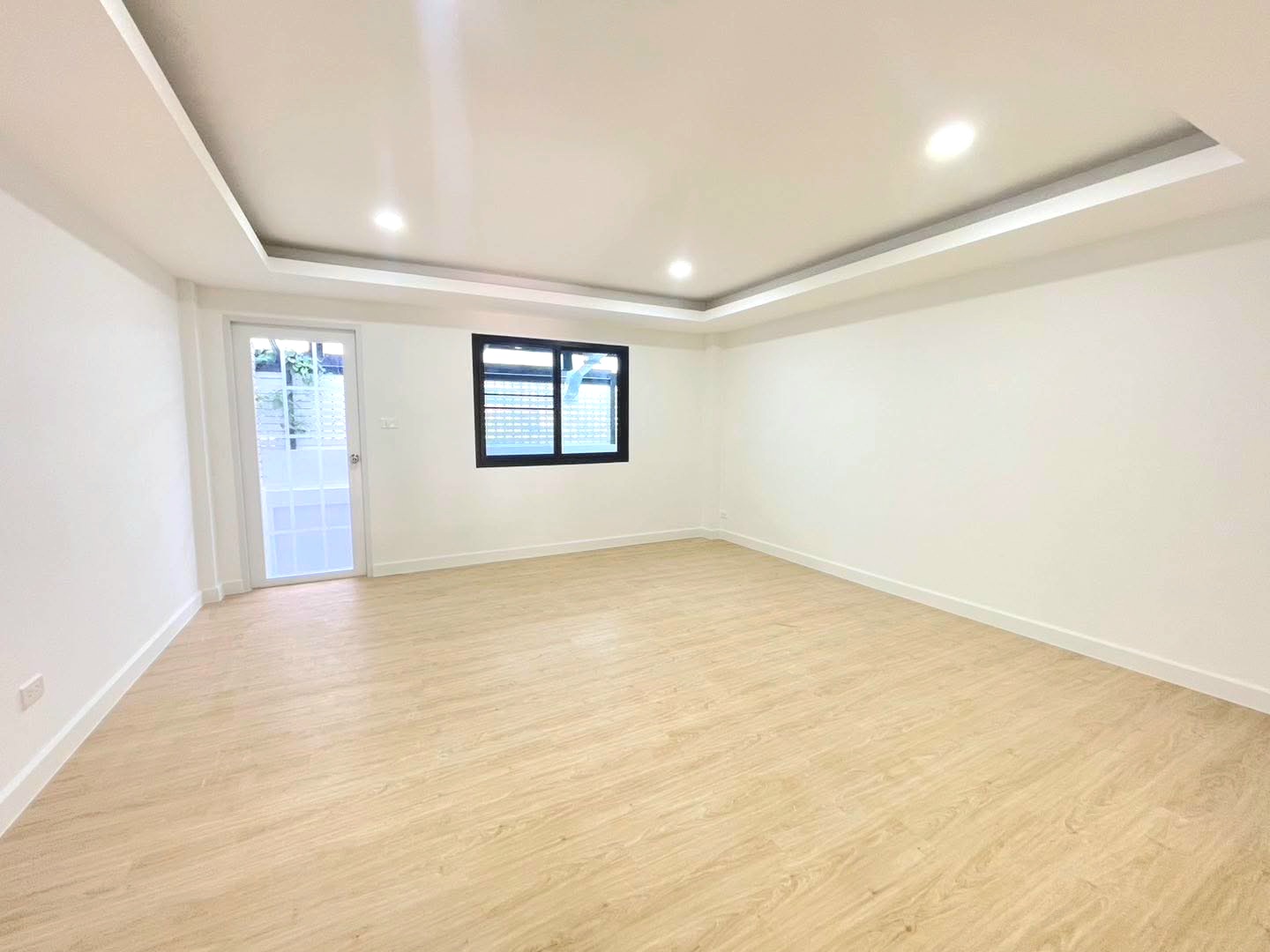 ทาวน์โฮม 3 ชั้น เล่นระดับ ใกล้สถานีรถไฟฟ้าสถานีสามัคคี  จอดรถได้ 2 คัน ตกแต่งใหม่พร้อมเข้าอยู่  - รูปที่ 17