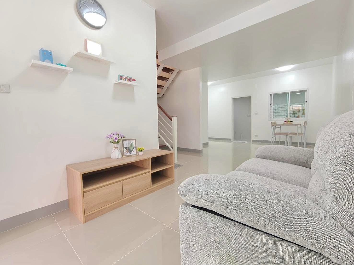 ทาวน์เฮาส์แถมเฟอร์ พร้อมเข้าอยู่ งบ 1.69 ล้าน ซอยวัดลาดปลาดุก ใกล้เซนทรัลเวสเกต - รูปที่ 5