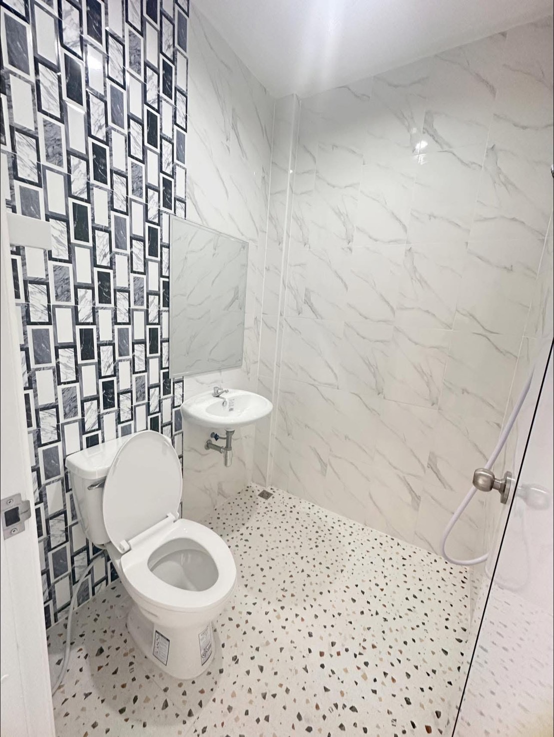 บ้านพร้อมอยู่ ใกล้สนามบินสุวรรณภูมิ ถนนร่มเกล้า งบ 2 ล้าน แถมเฟอร์ พร้อมเข้าอยู่ - รูปที่ 5