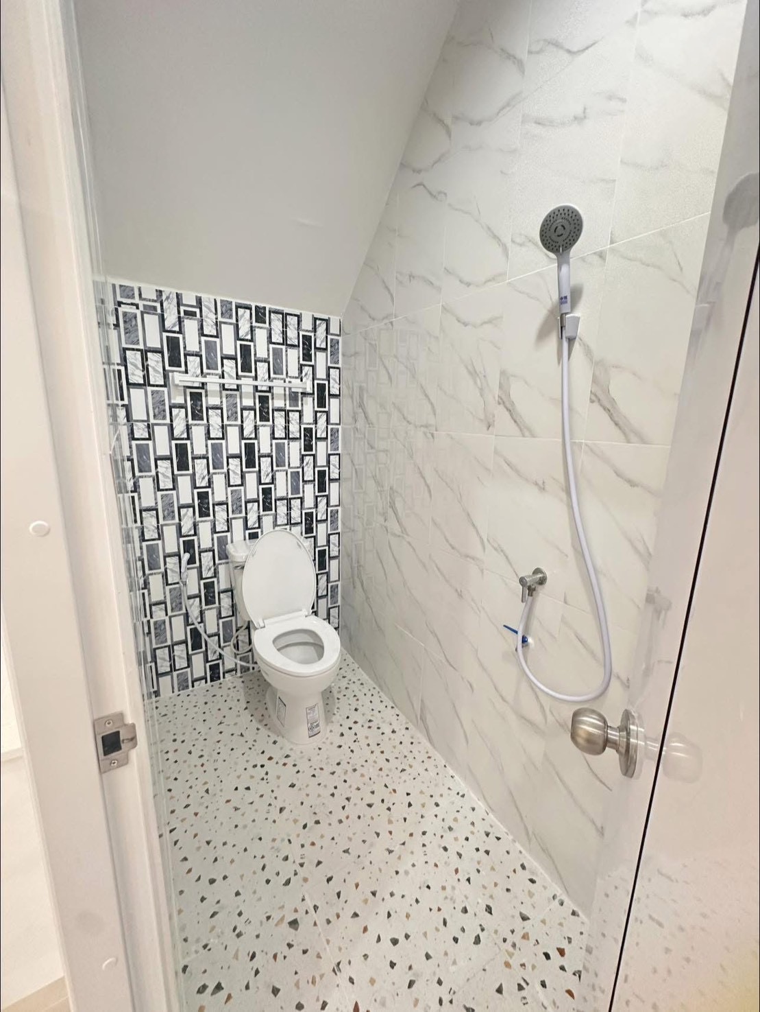 บ้านพร้อมอยู่ ใกล้สนามบินสุวรรณภูมิ ถนนร่มเกล้า งบ 2 ล้าน แถมเฟอร์ พร้อมเข้าอยู่ - รูปที่ 10