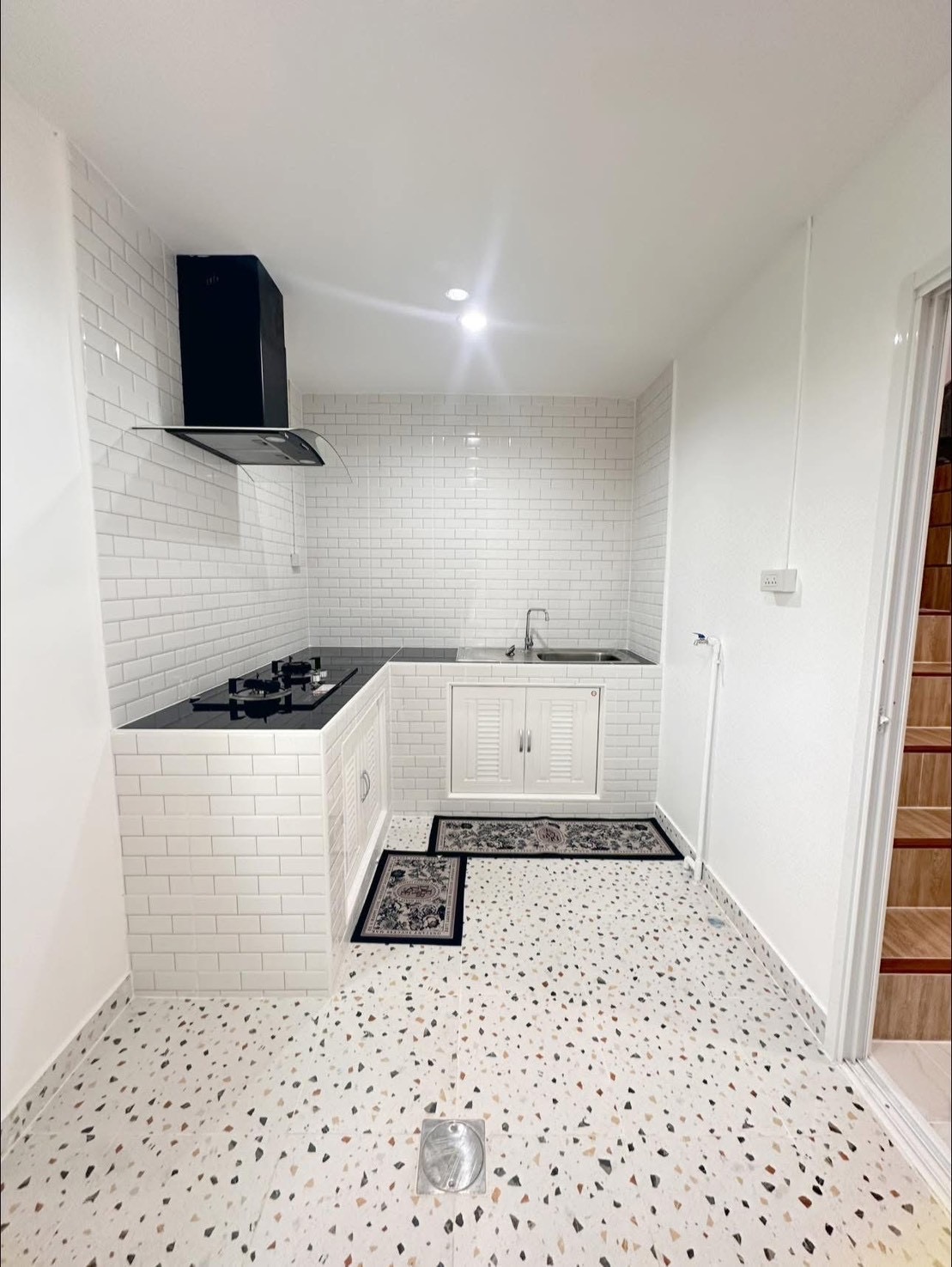 บ้านพร้อมอยู่ ใกล้สนามบินสุวรรณภูมิ ถนนร่มเกล้า งบ 2 ล้าน แถมเฟอร์ พร้อมเข้าอยู่ - รูปที่ 11