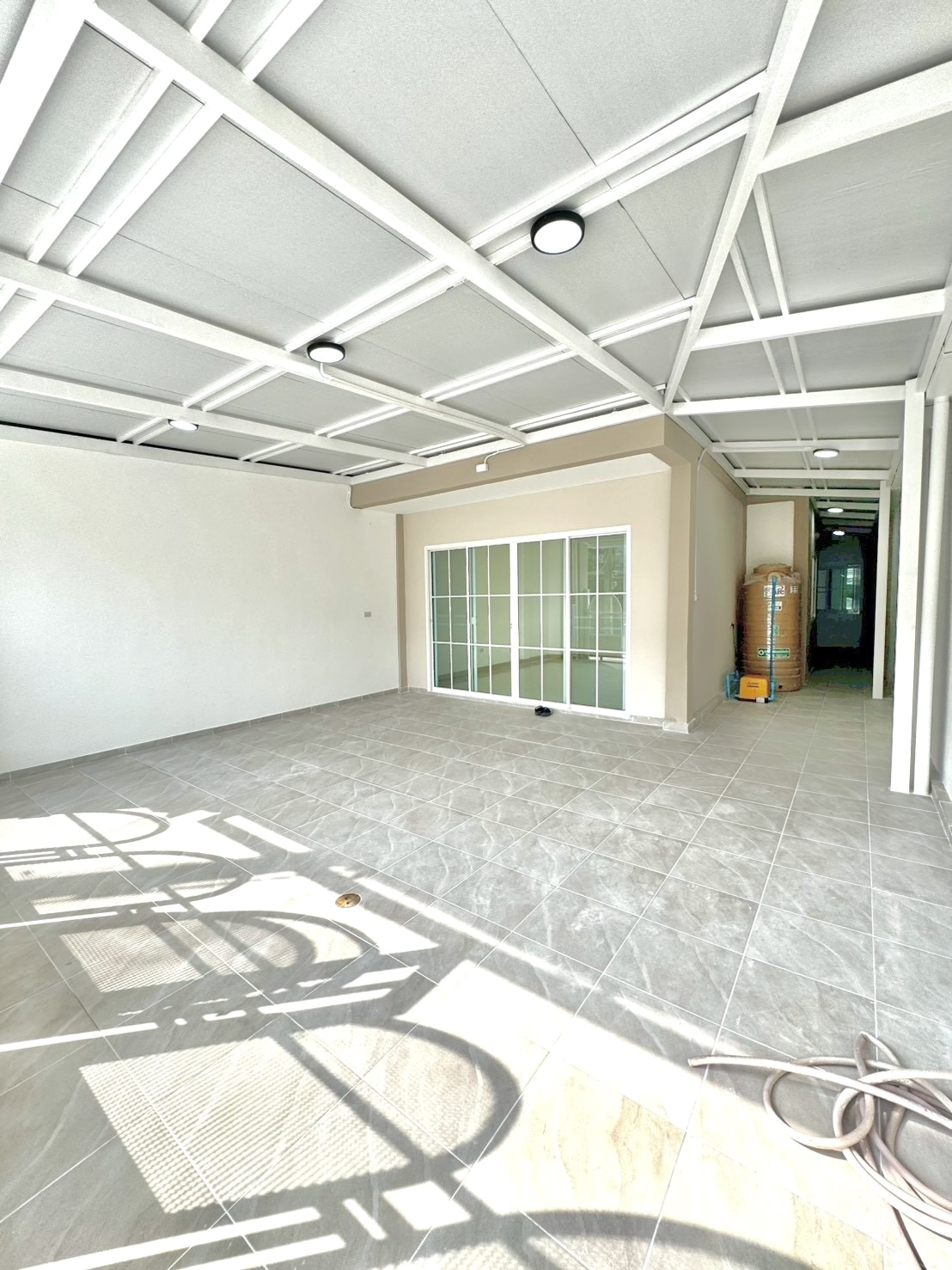 บ้านรีโนเวท 3 ห้องนอน พร้อมเข้าอยู่ แถมเฟอร์ครบ ถนนหทัยราษฎร์ ใกล้แยกมีนบุรี ใกล้แฟชั่นไอส์แลนด์  - รูปที่ 2