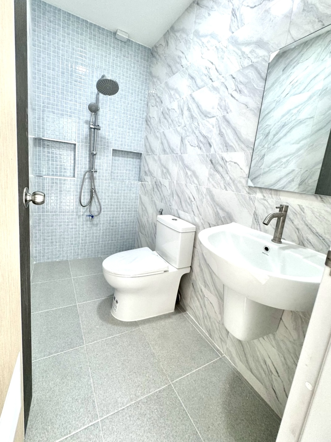 บ้านรีโนเวท 3 ห้องนอน พร้อมเข้าอยู่ แถมเฟอร์ครบ ถนนหทัยราษฎร์ ใกล้แยกมีนบุรี ใกล้แฟชั่นไอส์แลนด์  - รูปที่ 5